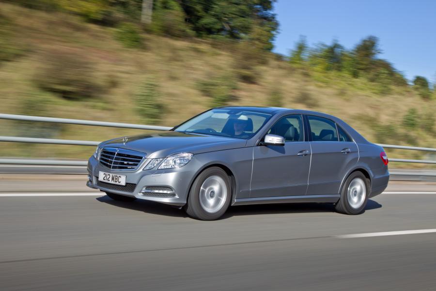  Mercedes-Benz E300 Hybrid Saloon 2012 года  (фото 46 из 58)